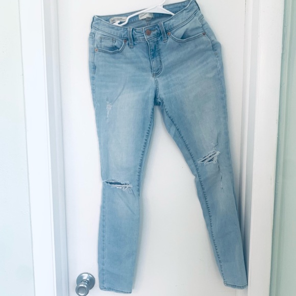 Target Universal thread size 4 / 27R light wash jean distressed denim pants - Picture 2 of 8
